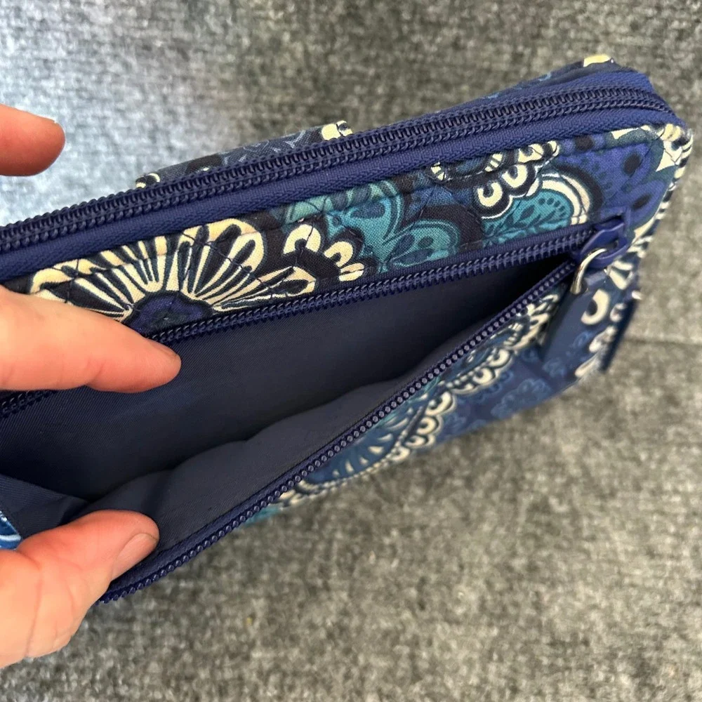 Vera Bradley RFID Turnlock Wallet Blue Paisley Floral Quilted Cotton Clutch